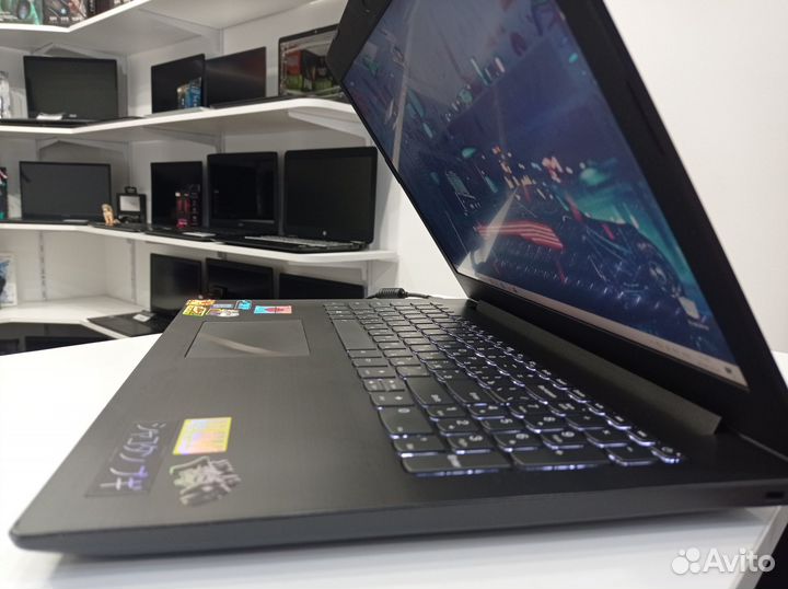 Игровой ноутбук Lenovo i7-8th 16Gb GTX 1050