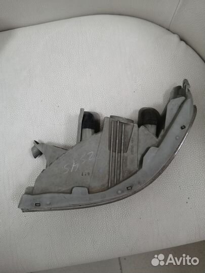 Повторитель в бампер передний левый Toyota Cresta