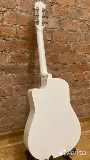 Гитара новая