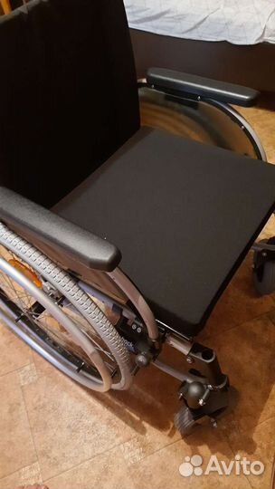 Кресло Коляска для инвалидов с ручным приводом