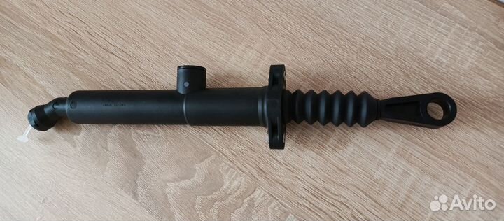 Главный цилиндр сцепления 