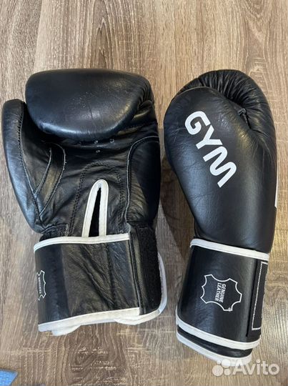 Боксерские перчатки 10 oz