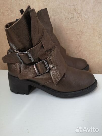 Женские осенние ботинки