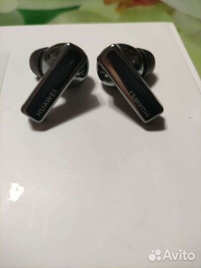 Новые беспроводные наушники Huawei freebuds pro