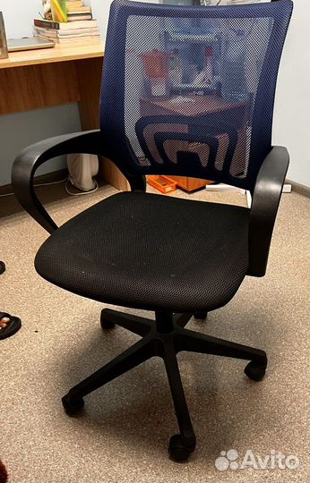 Компьютерное кресло бу стул офисный черный и синий