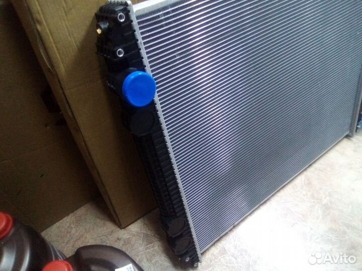 Радиатор охлаждения фредлайнер горизонтальный