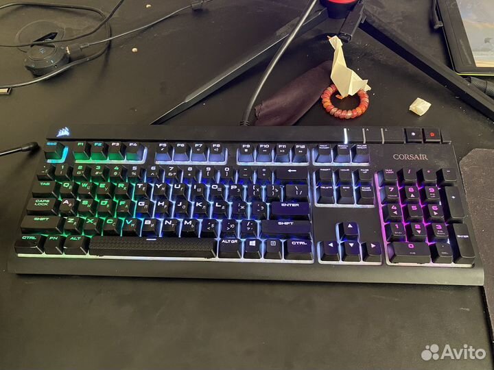 Механическая клавиатура Corsair Strafe RGB