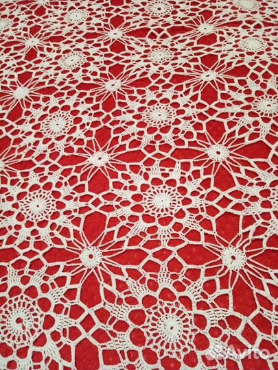 Скатерть ручная работа.крючок.130*130