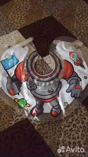 Круг для купания двухкамерный с погремушками