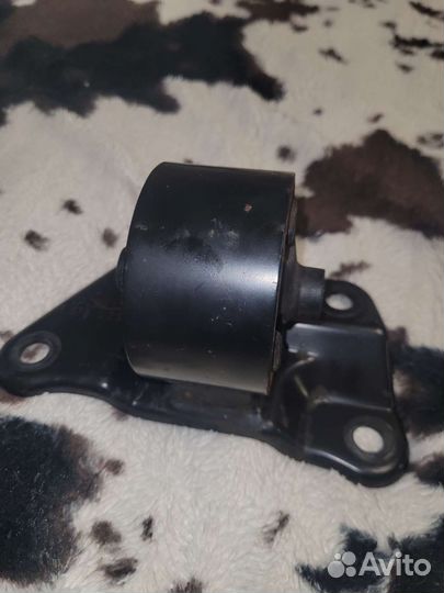 Подушка опора двигателя (коробки АКПП) MR131004