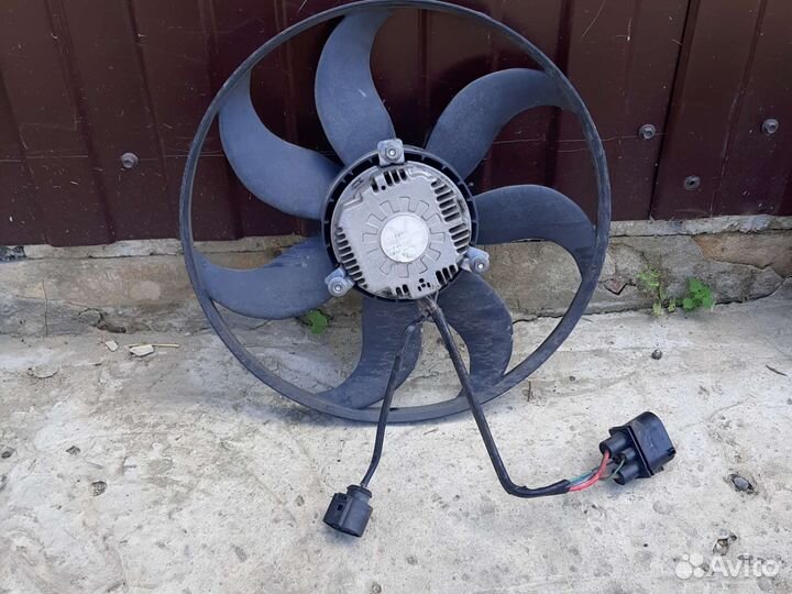 Вентилятор охлаждения VW Golf 6