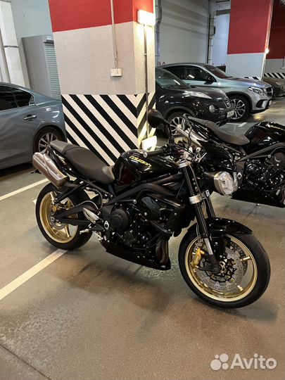 Triumph Street Triple R (9,002 км)