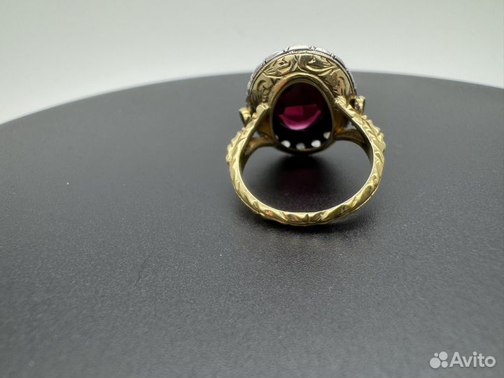 Золотое кольцо алмазами