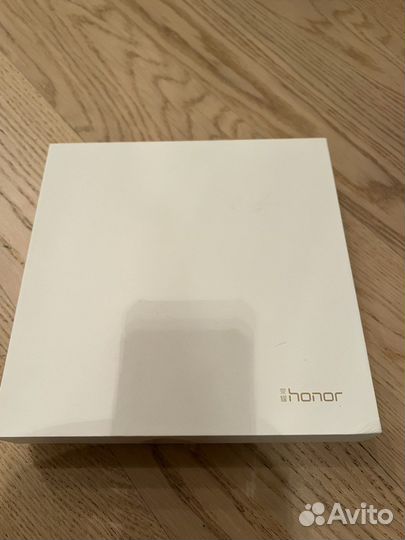 Набор аксессуаров Honor gift box монопод наушники