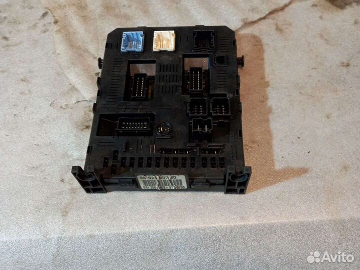 Блок предохранителей Peugeot 307