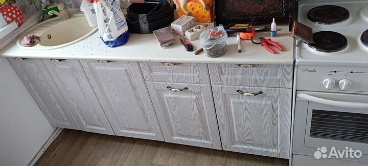 Продам кухню кухонный гарнитур бу