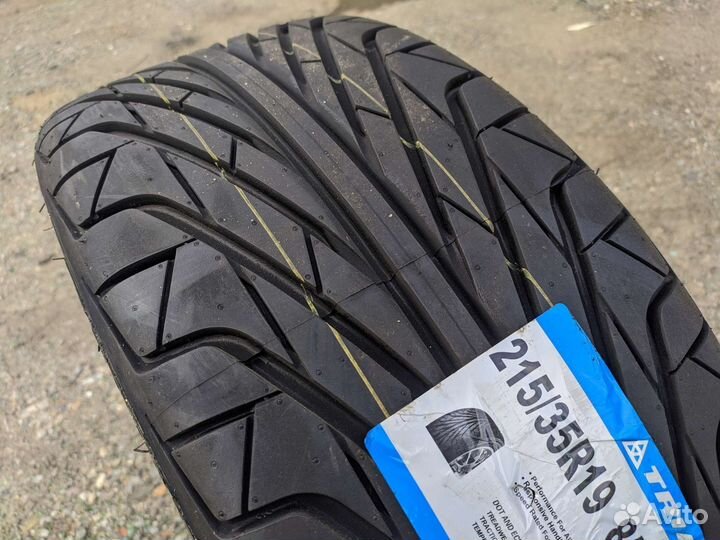 Triangle TR968 215/35 R19 85V