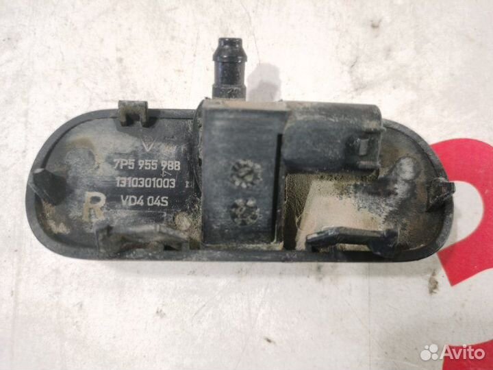 Форсунка стеклоомывателя правая Porsche Cayenne