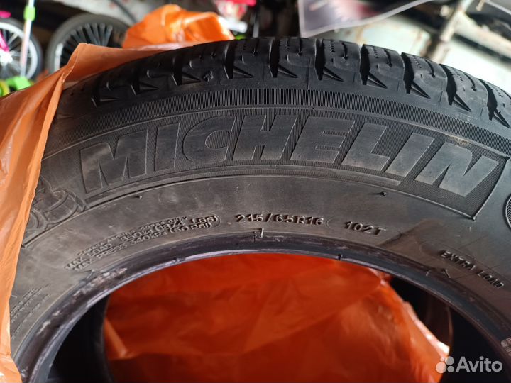 Michelin X-Ice 215/65 R16