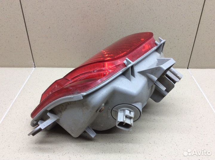 Фонарь задний в бампер задний правый Toyota Land