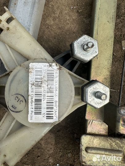 Ваз 2110,2114 передний левый стеклоподъемник