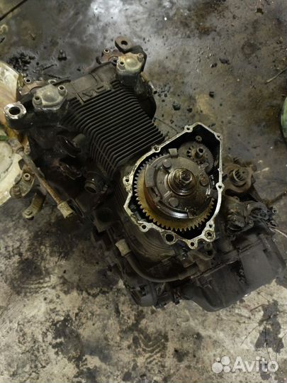 Мотор Suzuki Bandit 400 красноголовый