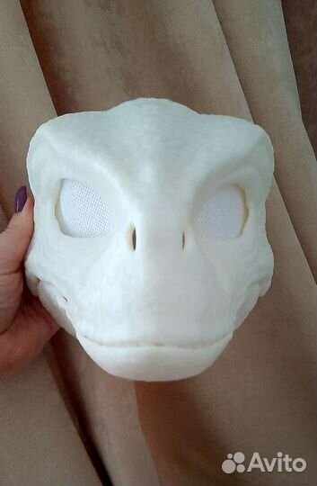 Маска раптора с белыми глазками