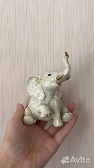 Статуэтки слоны, черепаха — фарфор и глина