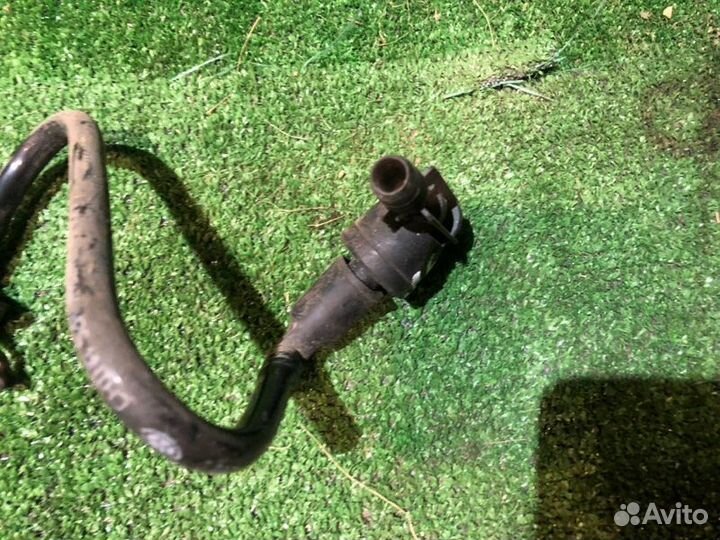 Трубка картерных газов Volkswagen Passat B7 2011