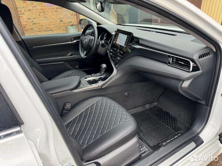 Toyota Camry 2.5 AT, 2021, 5 000 км