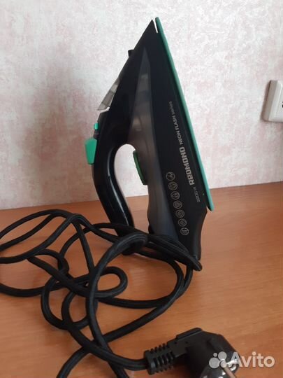 Утюг redmond