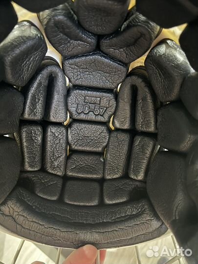 Хоккейный шлем