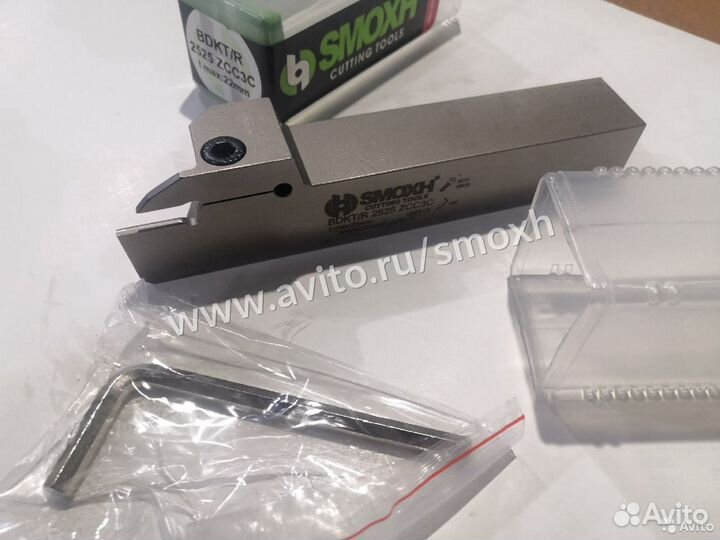 Резец канавочный