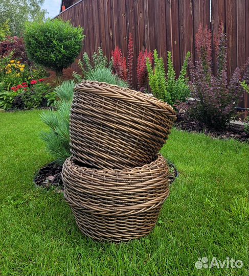 Кашпо из искуственного ротанга
