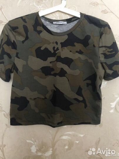 Футболки Zara,белая кофта с цепочками