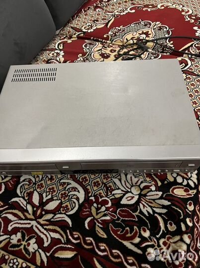 Видеомагнитофон двиди диск