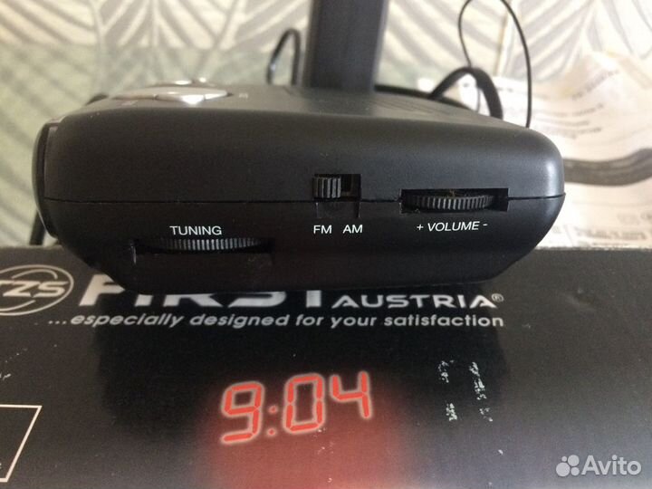 Проекционный будильник-часы с радиоприёмником