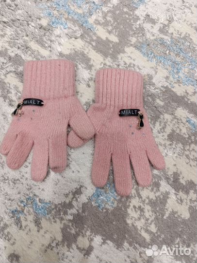 Шапки,перчатки на девочку.Пакетом