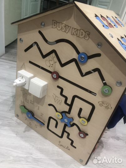 Бизиборд домик