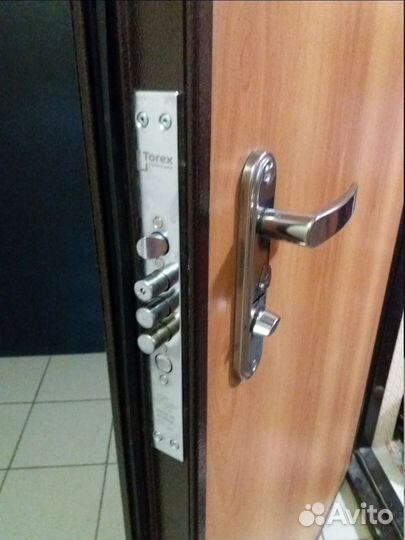 Замена замков сердцевин ручек вскрытие