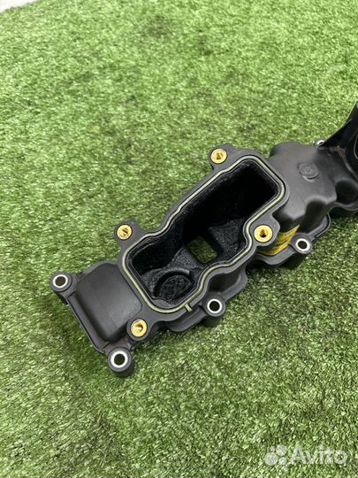 Коллектор впускной левый Audi Q7 4L 3.0 дизель CAS