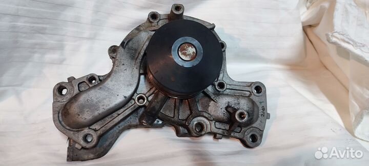Помпа mitsubishi Монтеро 3.8 6G75