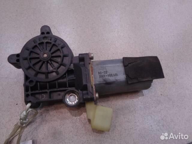 Моторчик стеклоподъемника передний правый Volvo X