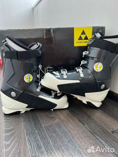 Горнолыжные ботинки новые