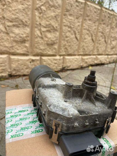 Моторчик стеклоочистителей на Porsche Cayenne 955