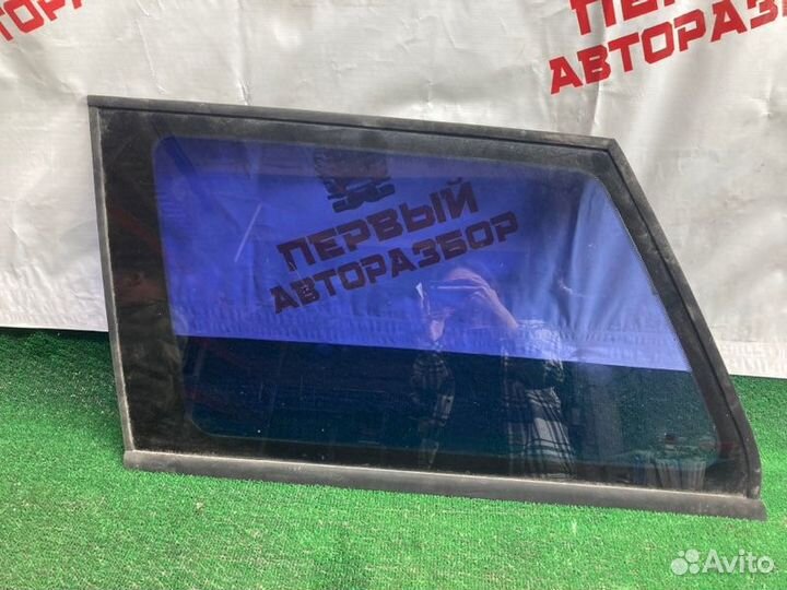 Стекло багажника левое Ssangyong Musso 602900 1995