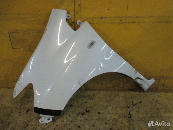 Крыло левый Honda Freed spike GB3