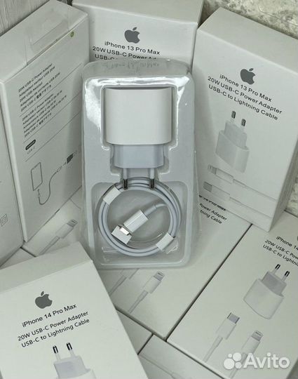 Зарядный блок iPhone 20 W и кабель