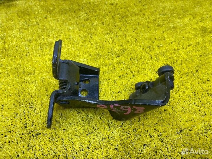 Ролик раздвижной двери задний левый Toyota 138790