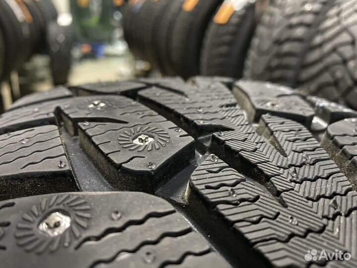 Yokohama Ice Guard Stud IG55 215/60 R16 99T